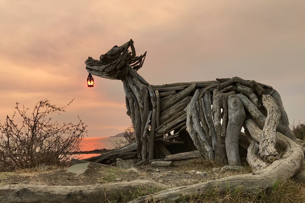 jocbailey's tweet image. Smokeset on the Bay, but at least the lantern is lit #LightningComplexFires