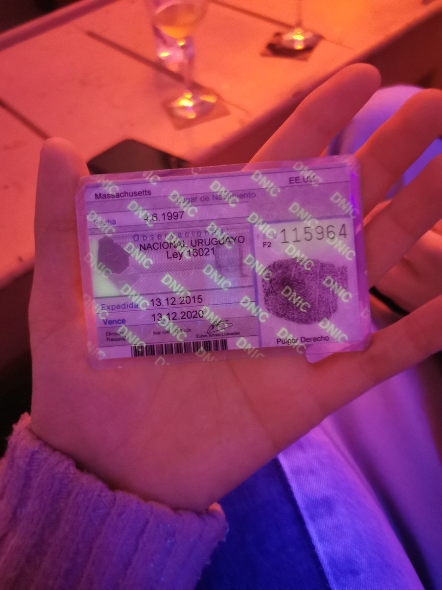 abertrandr's tweet photo. Que edad tenías cuando te enteraste que la cédula tiene esto? 🇺🇾 https://t.co/HkhXvtD9YH