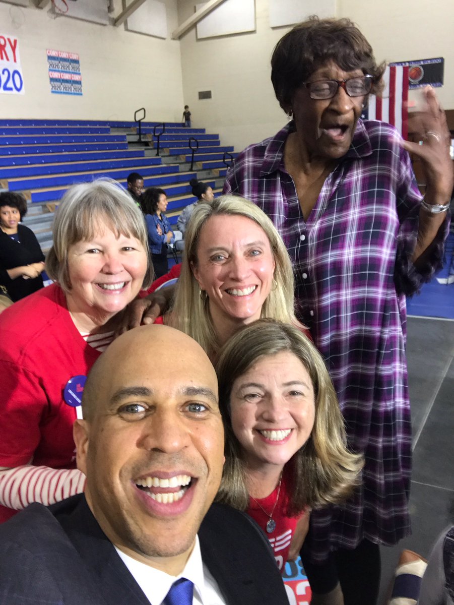 gailphardie's tweet photo. @ArtsyJoJoBeans @CoryBooker @MomsDemand @Everytown Charleston Moms love @CoryBooker #MonsAreEverywhere #SCMomsVote #GunSenseCandidates @MomsDemand #DemConvention #JoeBidenKamalaHarris2020 https://t.co/99L2fsKJPB