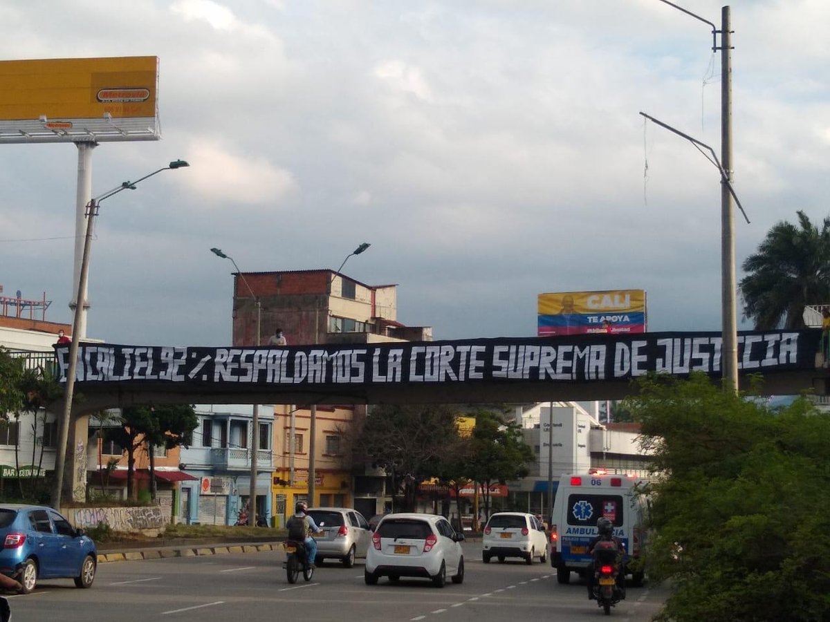 mapias15's tweet photo. Así se debate Cali https://t.co/d2iNMDlJKg