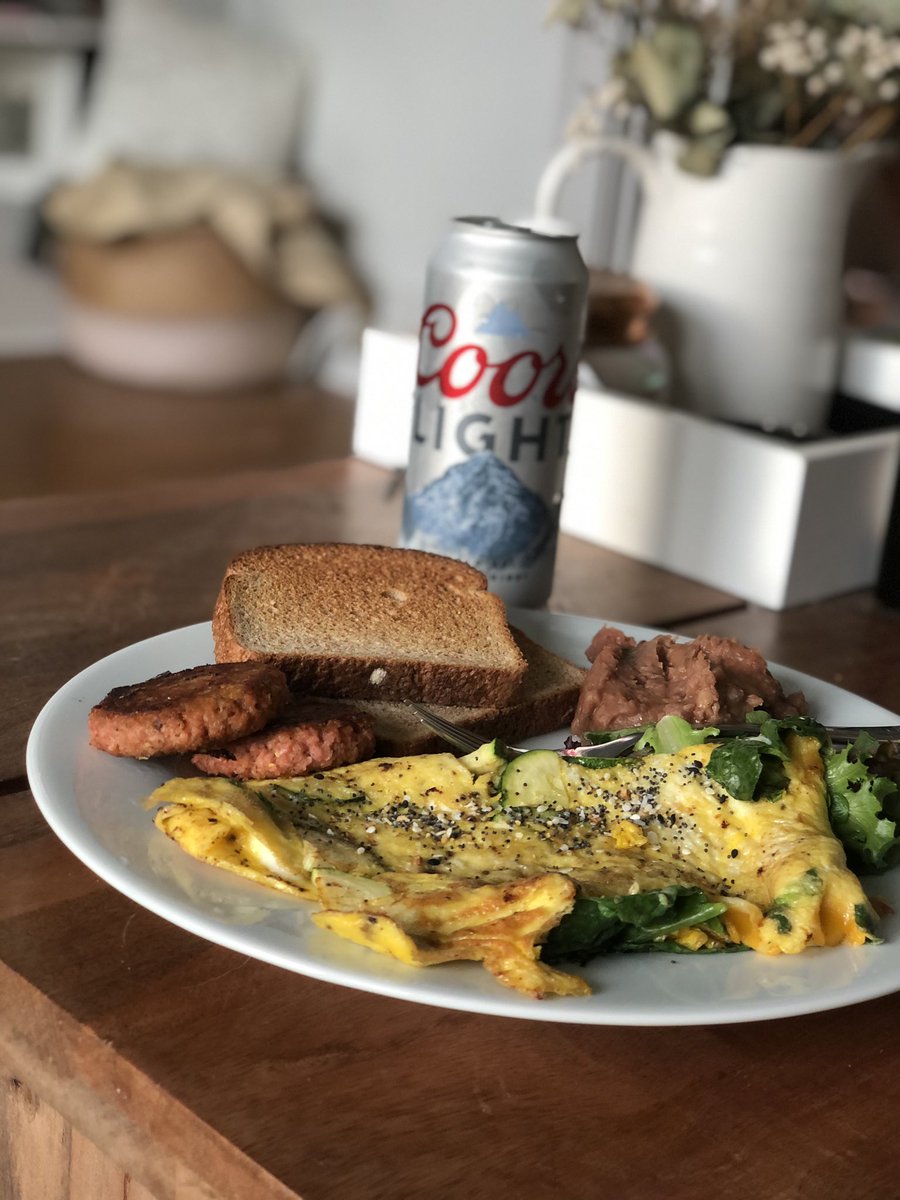MarcANester's tweet image. Just because you have “breakfast for dinner” doesn’t mean you shouldn’t have a dinner beverage! @CoorsLight