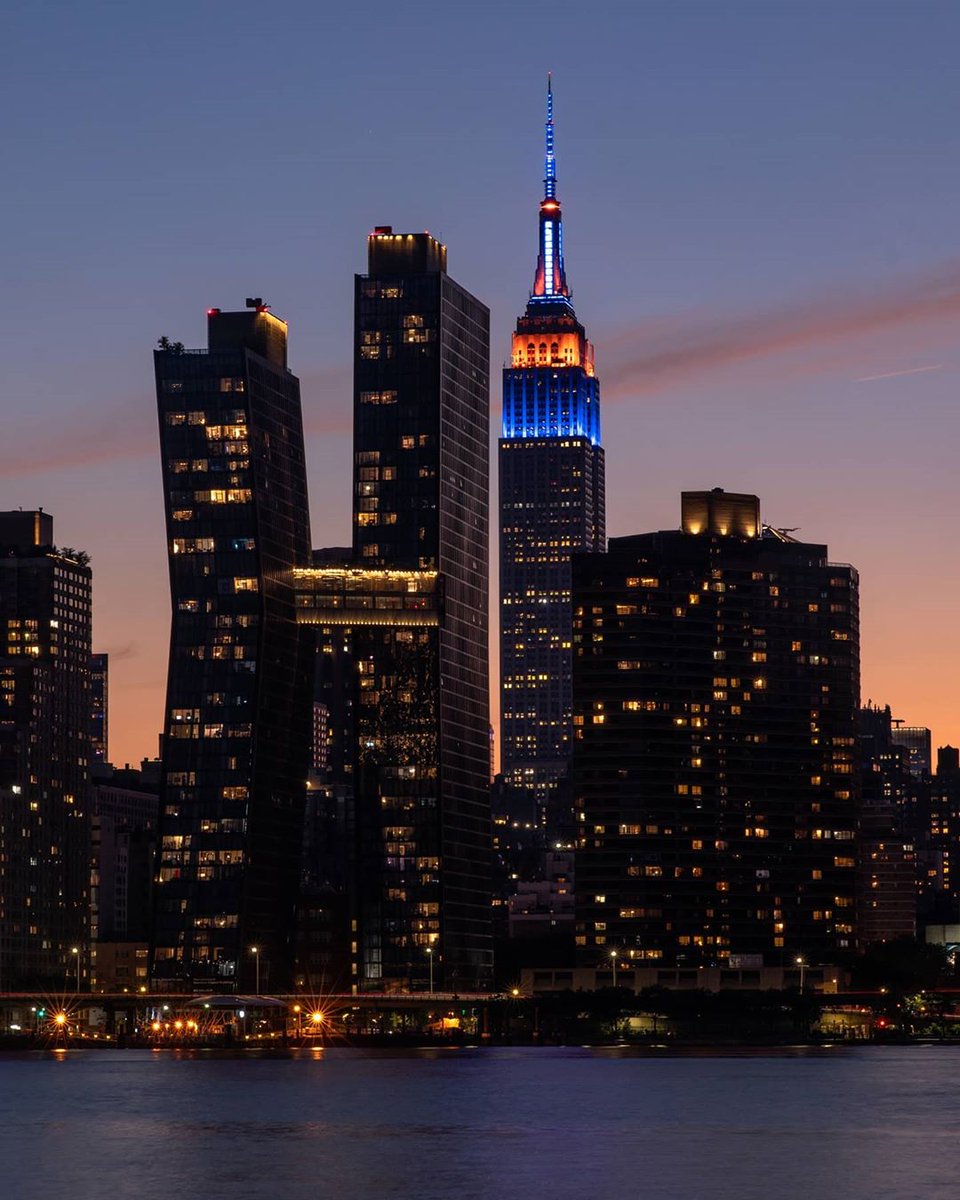 Empire State Building (@empirestatebldg) on Twitter photo Congrats to the <a href="/NYIslanders/">New York Islanders</a> on their victory against the <a href="/Capitals/">Washington Capitals</a>!
Our lights shine in blue & orange tonight to celebrate the team’s advancement to round 2 of the <a href="/StanleyCup/">The Stanley Cup</a> Playoffs! #ESBright #Isles #StanleyCup #ESBright
📷: mattpugs/IG Congrats to the <a href="/NYIslanders/">New York Islanders</a> on their victory against the <a href="/Capitals/">Washington Capitals</a>!
Our lights shine in blue & orange tonight to celebrate the team’s advancement to round 2 of the <a href="/StanleyCup/">The Stanley Cup</a> Playoffs! #ESBright #Isles #StanleyCup #ESBright
📷: mattpugs/IG