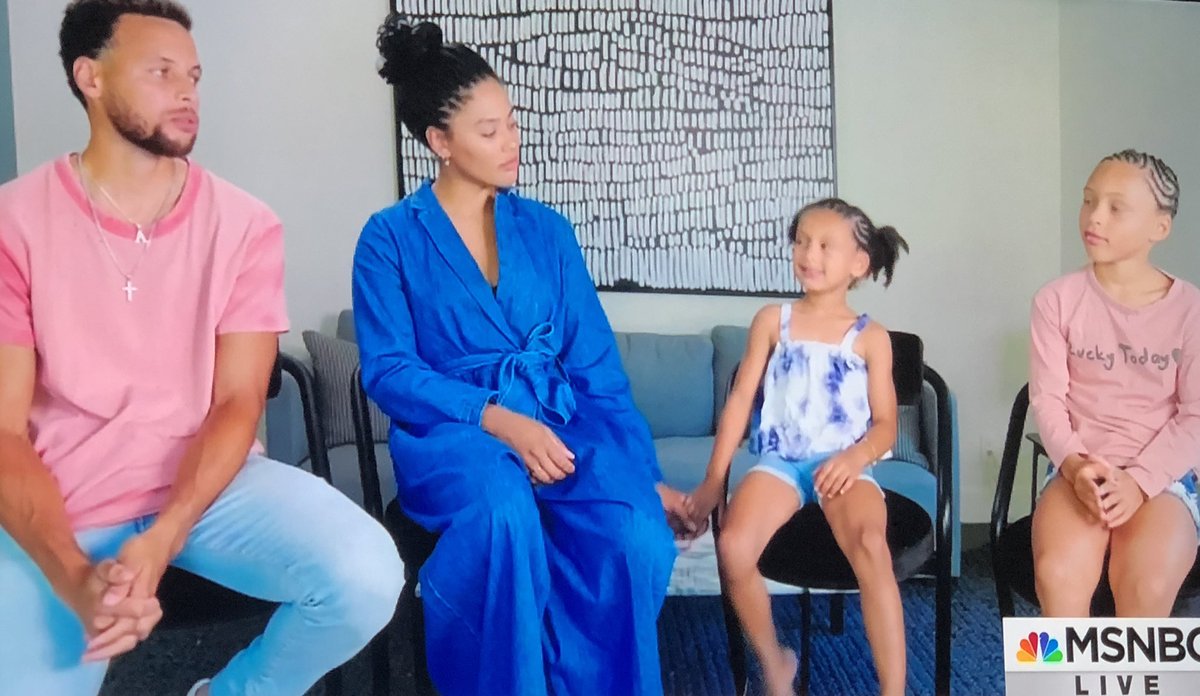 HashtagObvious's tweet image. The Curry family is better looking than yours.