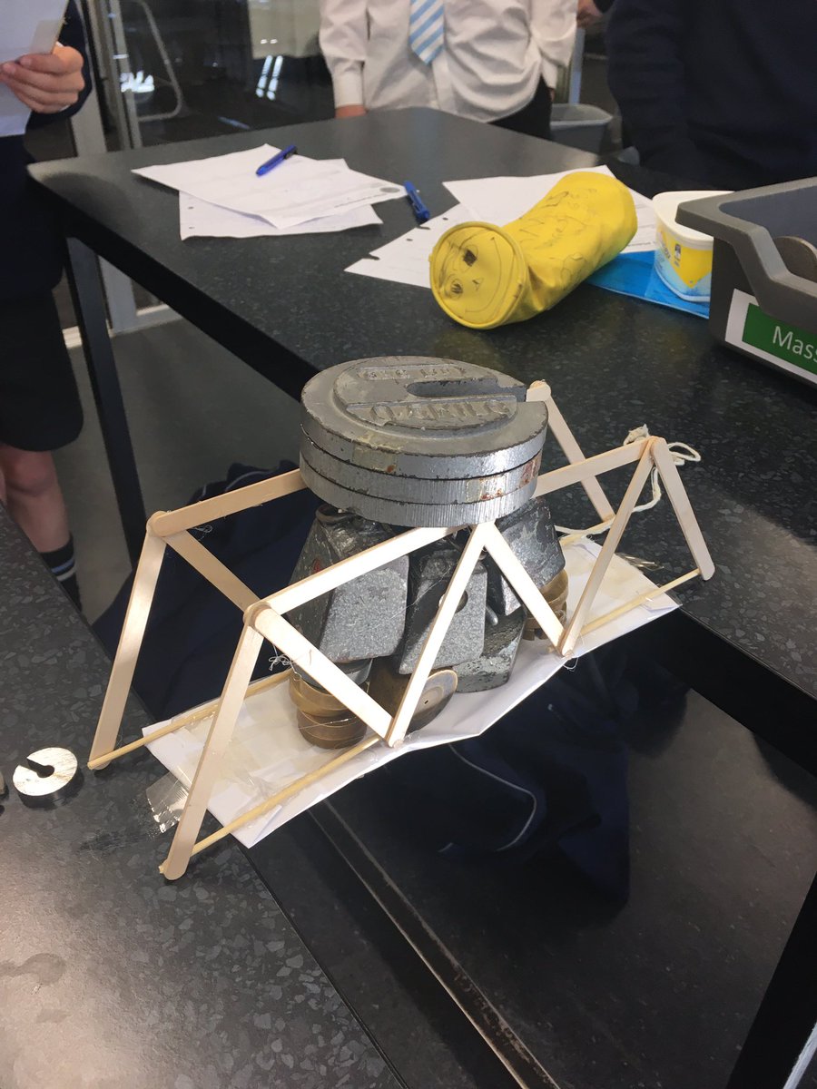 missiothompson's tweet image. Great day learning to build bridges! #STEM #science #bridgebuild #trussbridge #archbridge #buddingengineers #gamemyclass #handson