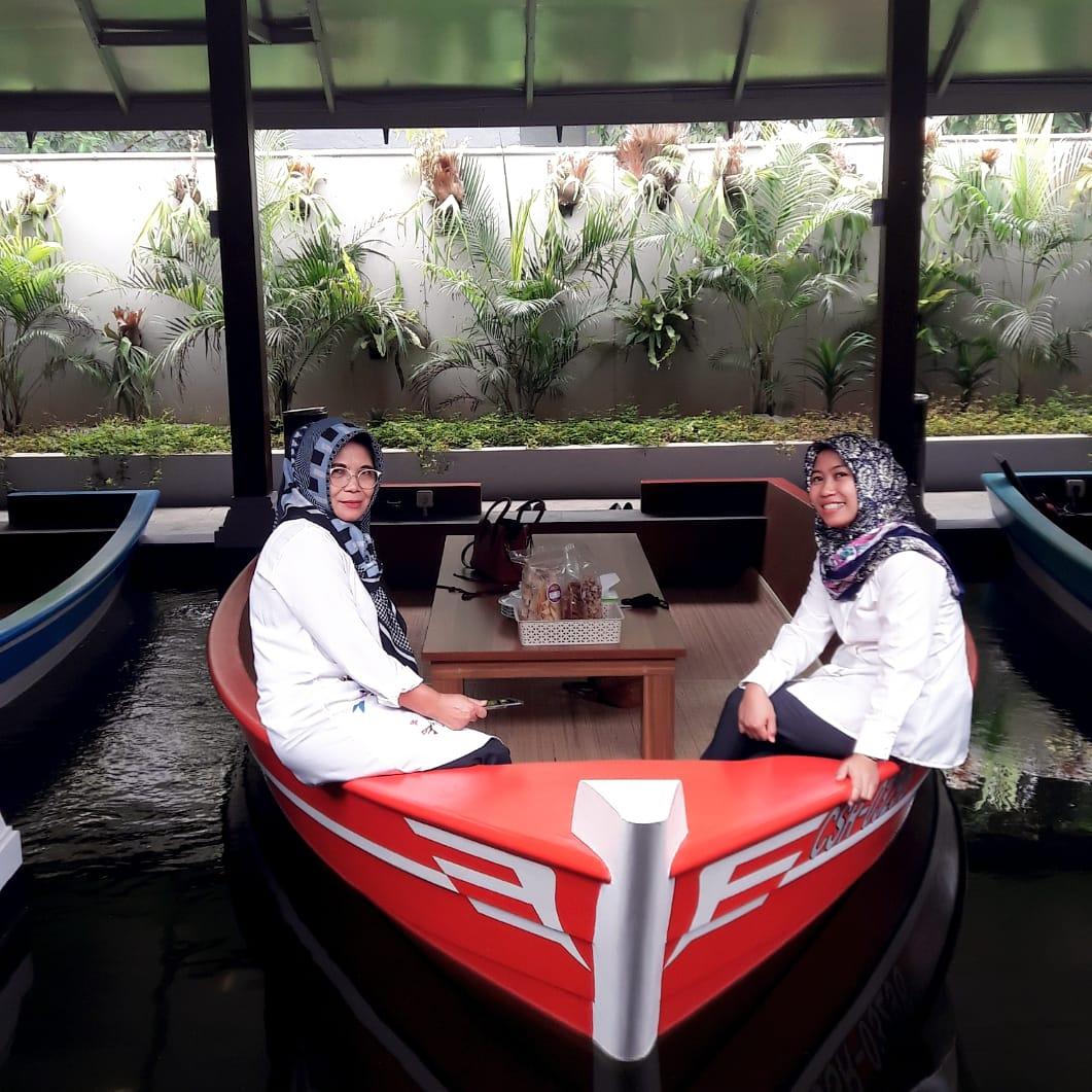 97Hasanah's tweet photo. Bersama putri kesayangan ku https://t.co/WG7sRDT5Cj