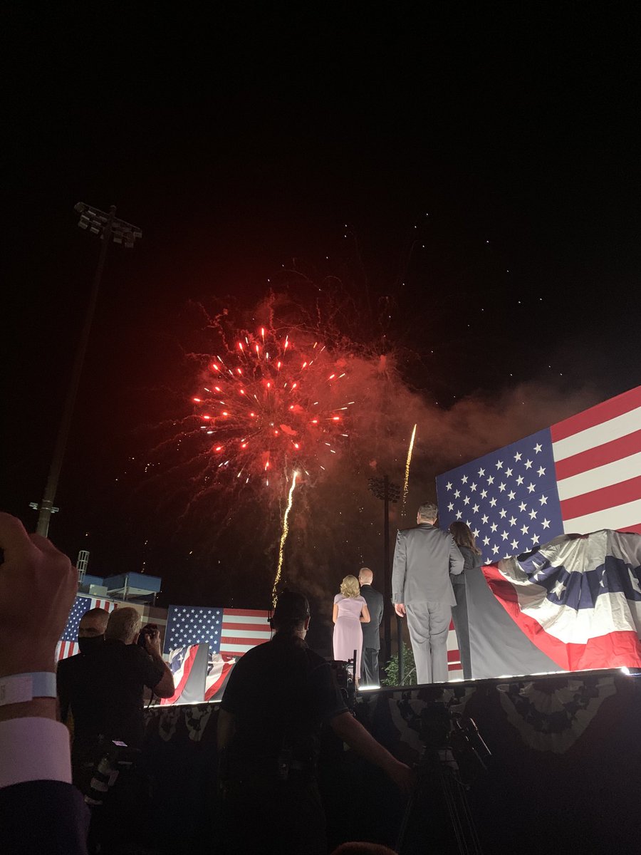 Biden Vows To End Season Of Darkness As He Accepts The Democratic Presidential Nomination As It Happened Us News The Guardian