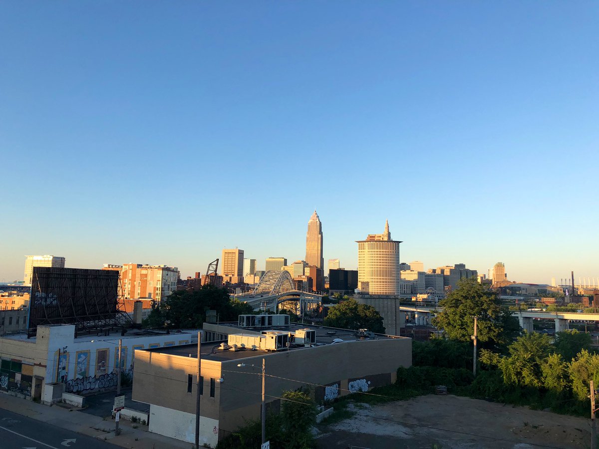 The showstopper is the building’s roof view. Plans call for a roof deck w/ unobstructed views over  @DowntownCLE & future  @IrishtownBend.  @clevelandhostel envisions a public bar and possibly other hotel amenities up here as well. This whole development is so exciting!! (5/5) – bei  Ohio City