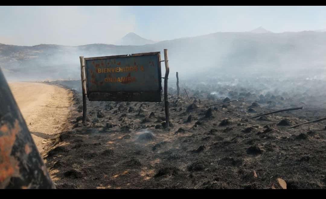 agustingalletto's tweet photo. ! Defendamos nuestro norte , ayudando a nuestros héroes ! 👨🏼‍🚒🚒💪🏼
Hagamos viral lo que está pasando en nuestro departamento, si al norte no lo defendemos los norteños no lo defiende nadie. 
@IschilinX https://t.co/vONxsxSoRF