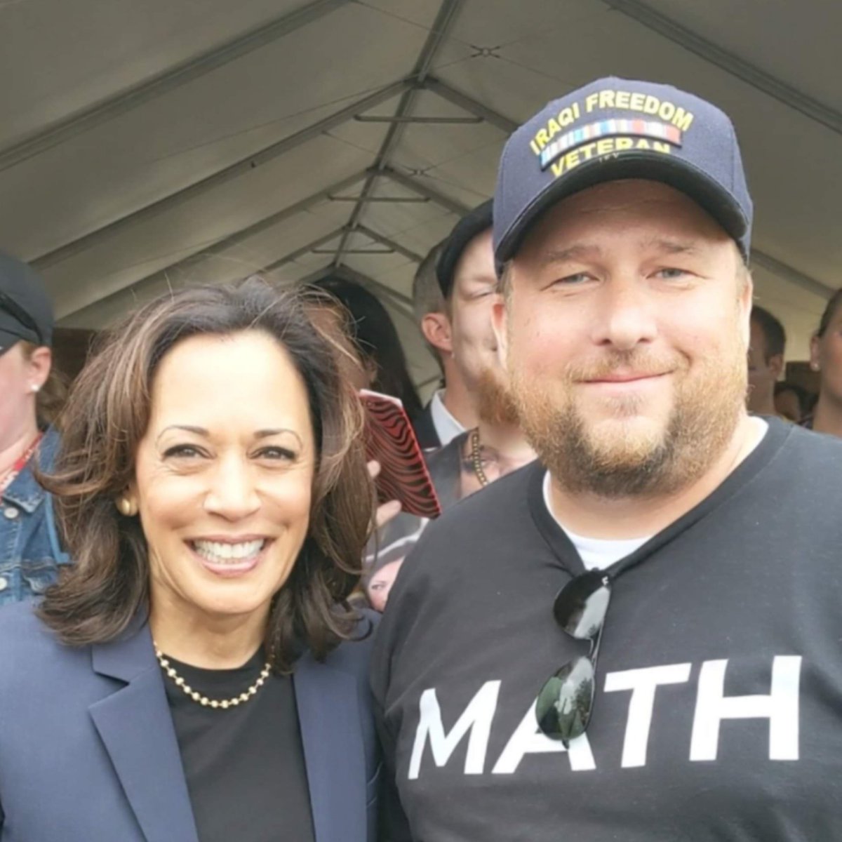 BrianLSimmons1's tweet photo. @AndrewYang I was rocking a MATH Shirt when I met the next VP! That deserves a RT! https://t.co/nC5Yuuzynt