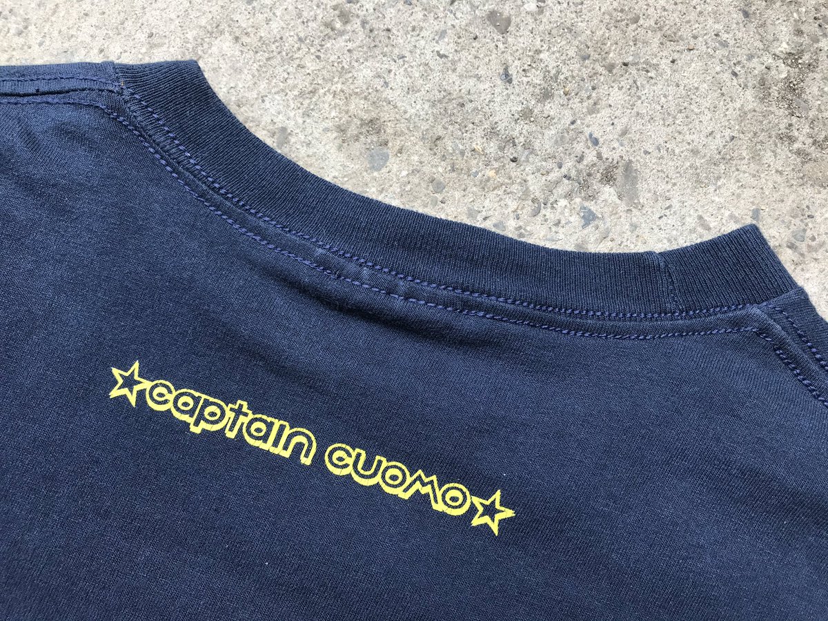 orange_1105's tweet photo. 🎸NEW ARRIVAL🎸00's weezer cotton print t-shirt(商品の問い合わせはDMにてお待ちしております📩) https://t.co/8FJD8sFoMu