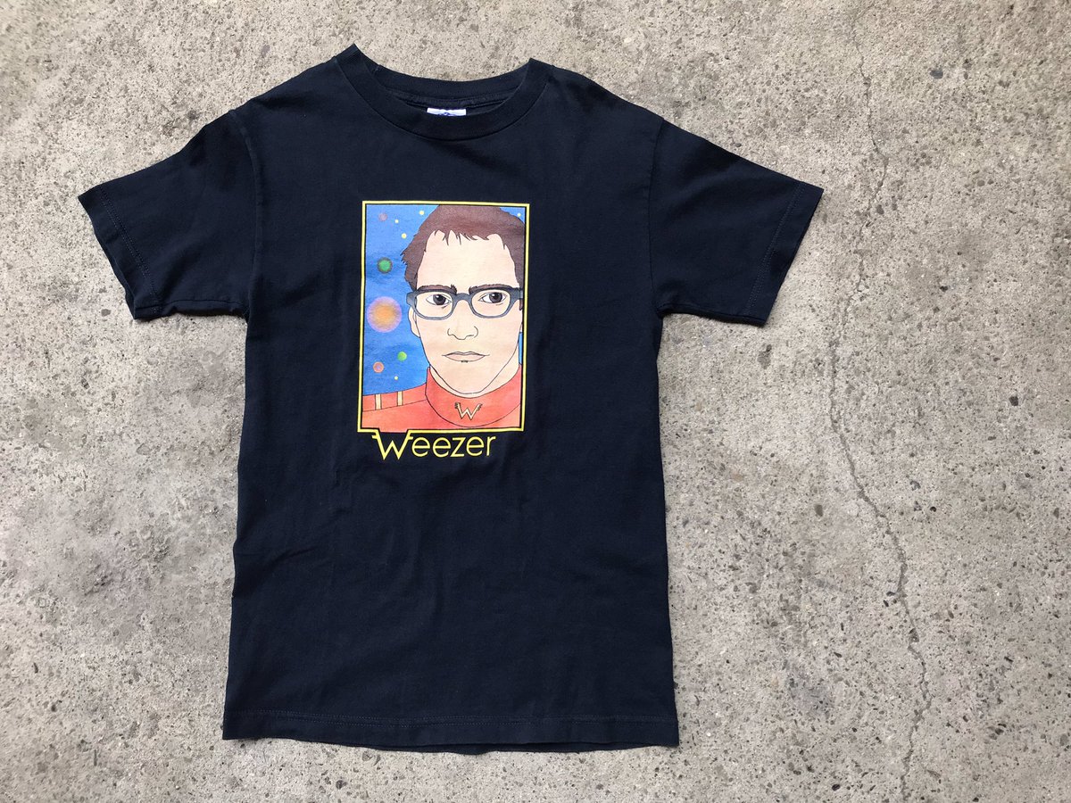 orange_1105's tweet photo. 🎸NEW ARRIVAL🎸00's weezer cotton print t-shirt(商品の問い合わせはDMにてお待ちしております📩) https://t.co/8FJD8sFoMu