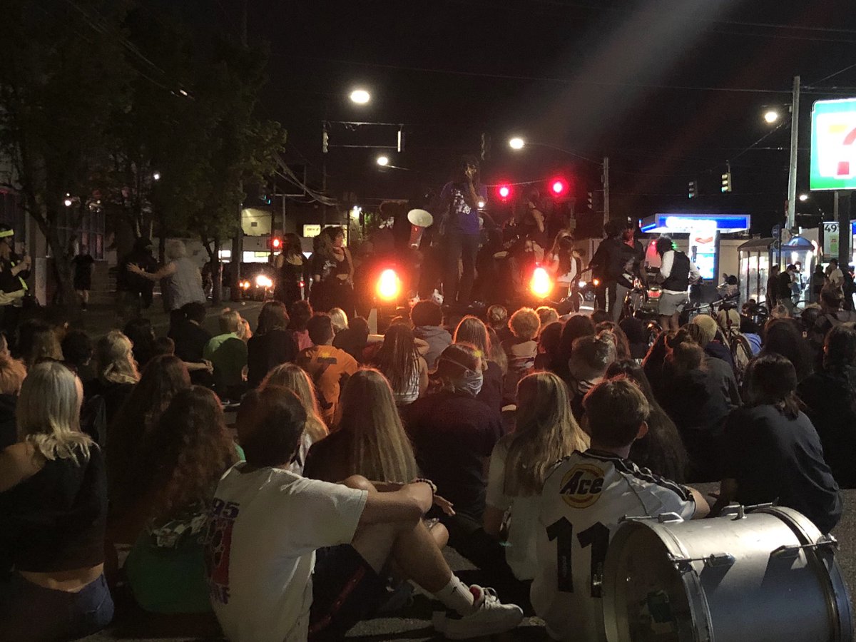 A speaker from Frontline Drumline: “I see a lot of white faces tonight and I have to think of what is behind bringing white people here. Because I think it’s clear y’all have never owned slave. You’ve move never been to a lynching. And people use that as an excuse.” (1/2)