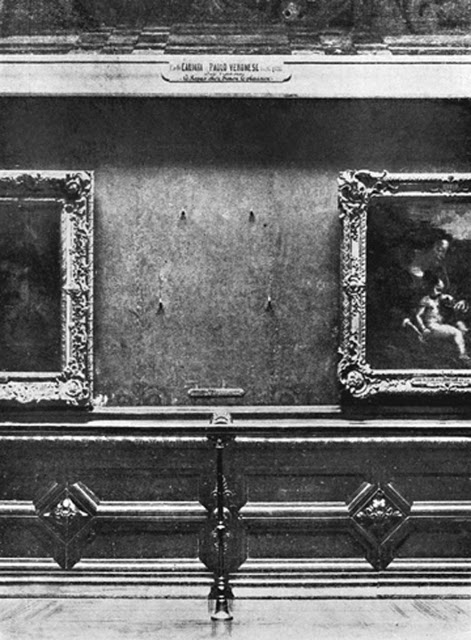 On 21st August 1911, people walked into Salon Carré, inside the Louvre museum and spotted this.