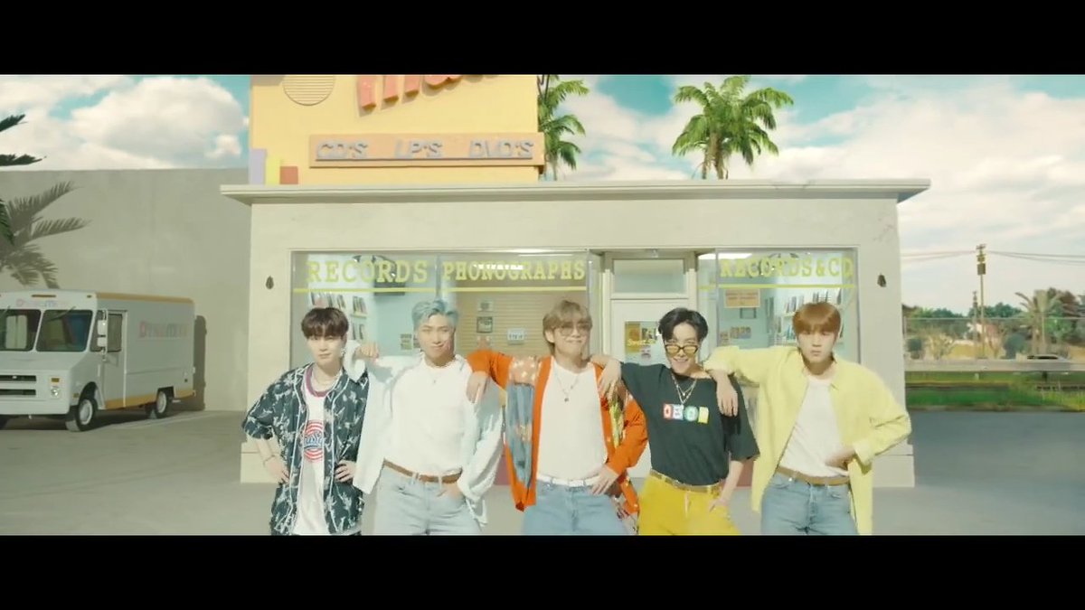 _mfac's tweet photo. --- HOW Y'ALL FEELING TODAY ARMYSSSS!!!! 🔥🔥🔥💜
#DynamiteToday https://t.co/ZPbqrEHda8