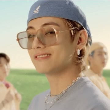 Mgbaring18's tweet photo. Ohh V ! 🤑

#DynamiteToday https://t.co/Th1yMZ7qP2