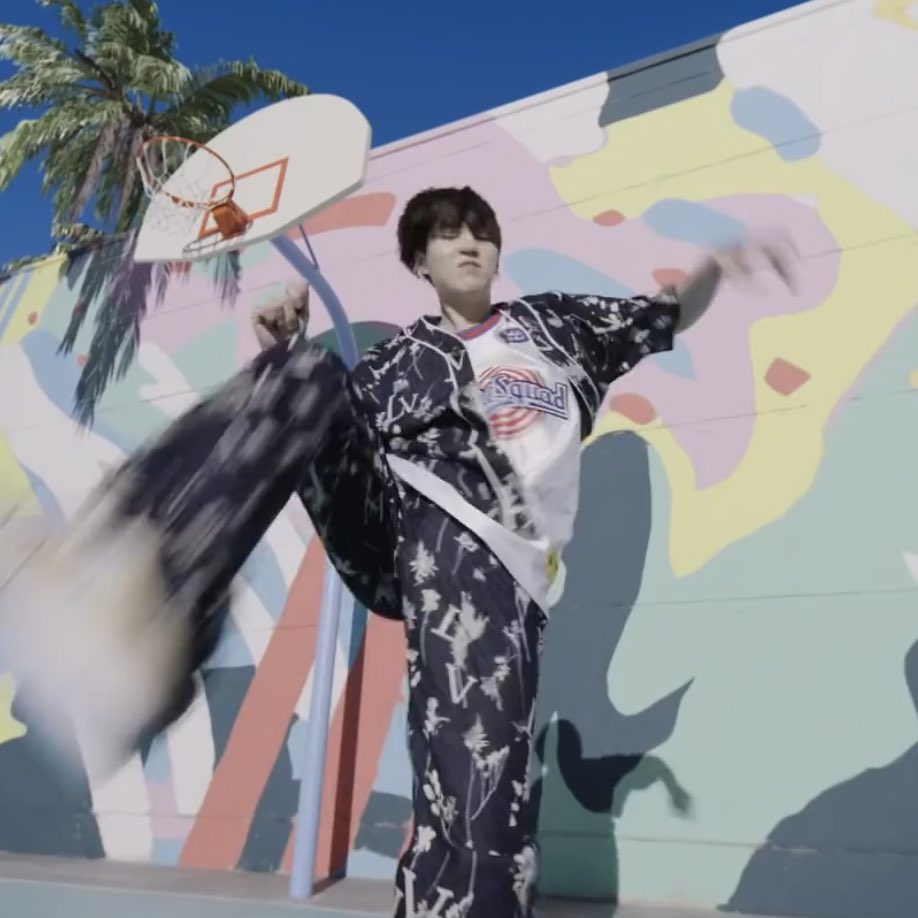 every single frame of yoongi's kick — a thread
