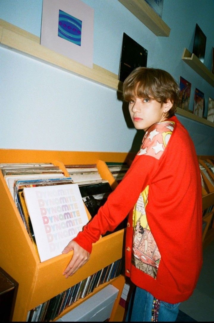 FORYGJJK's tweet photo. YA ESTA CHAU NO EXISTO LA BELLEZA DE ESTAS FOTOS DIOS MIO 
#DynamiteToday https://t.co/3C8wm8mJBX