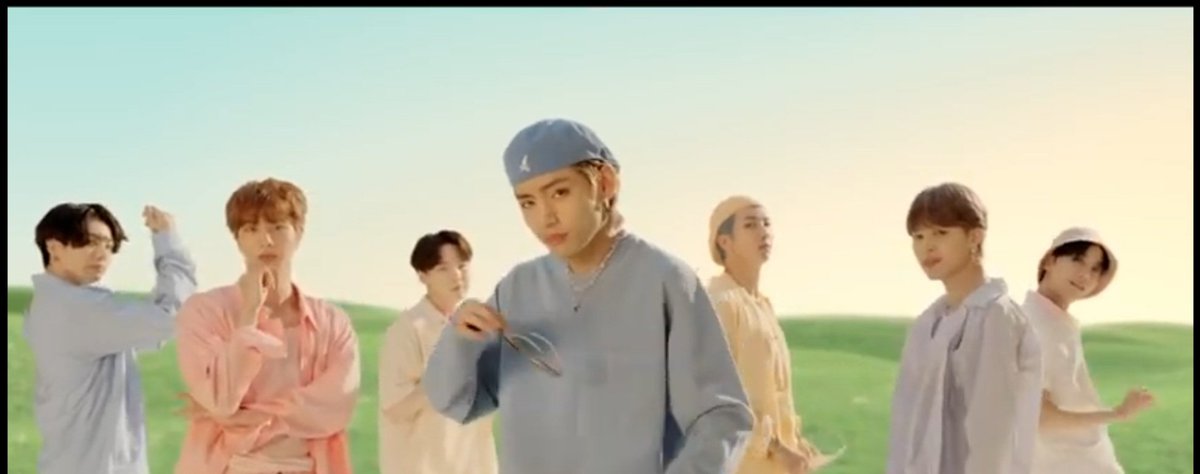 Avantikaa2's tweet photo. LIT as ALWAYS🔥💜
#BTS_Dynamite 
#DynamiteToday 
#방탄소년단
 #DynamiteMV https://t.co/OtnnlfoCKw
