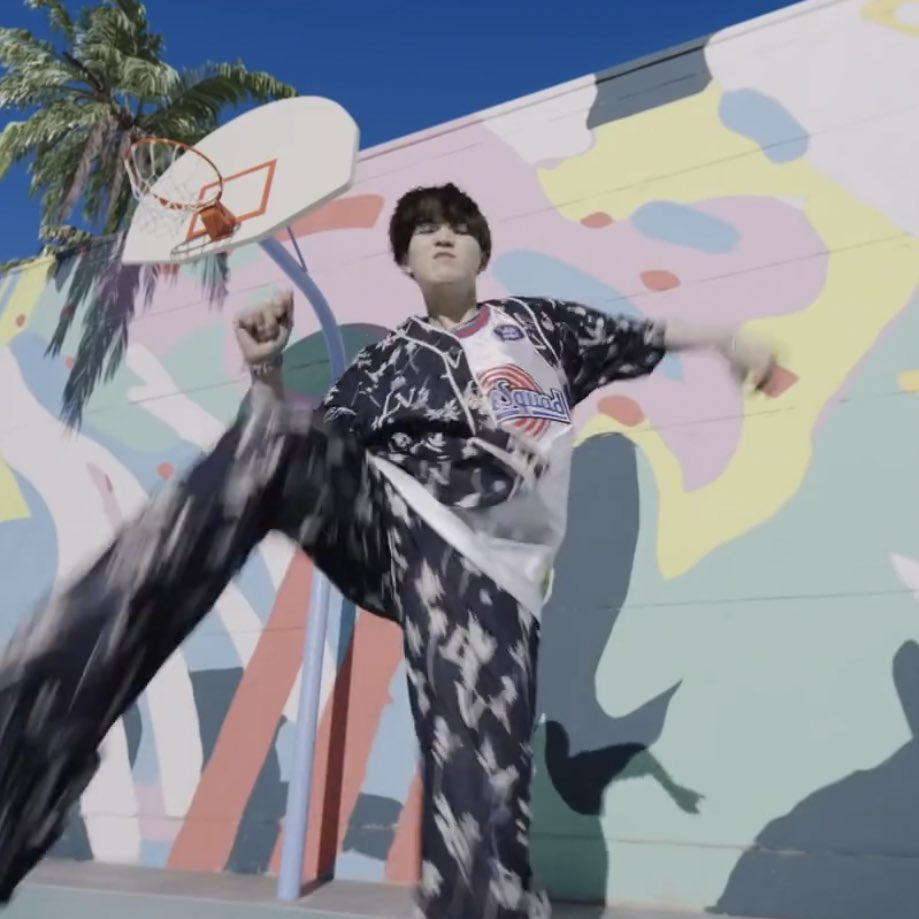 look at those spectacular shapes