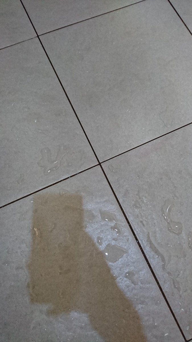 Lg bersemedi di wc, cari inspirasi .... Deg2an mau nembak si dia... di itu si RAB...