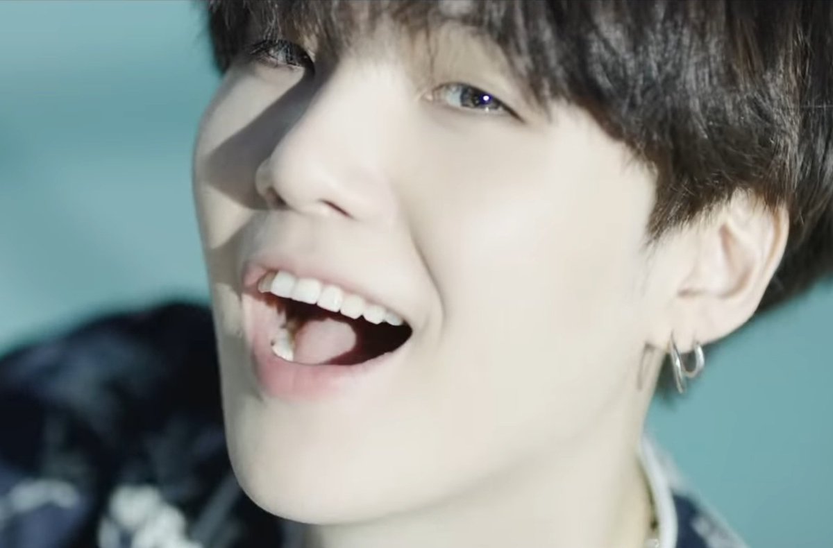 minspics's tweet photo. prettiest smile https://t.co/ruynnNLbfV
