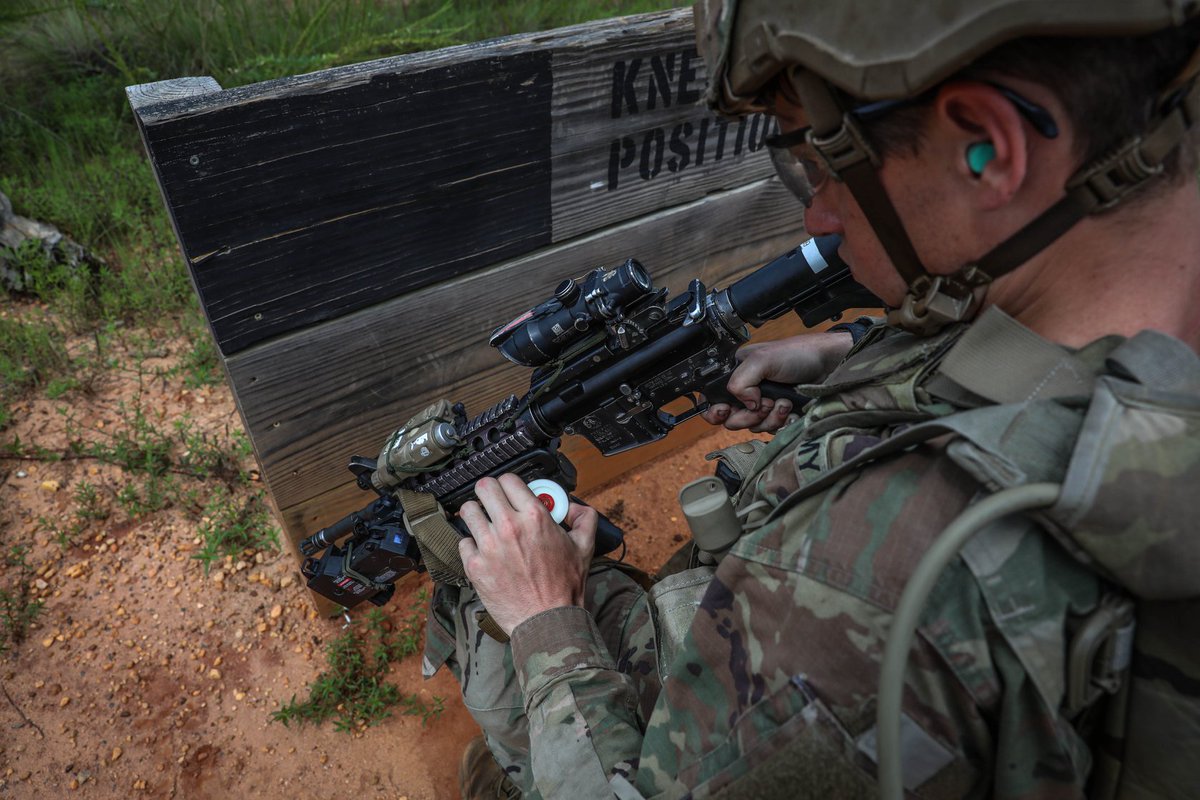 1FURY6's tweet photo. #1Fury Paratroopers from Charlie Company conducted a range utilizing the M320 Grenade Launcher during Operation Fury Fight 1.
#GetInTheFight https://t.co/7gVfkdW1bt