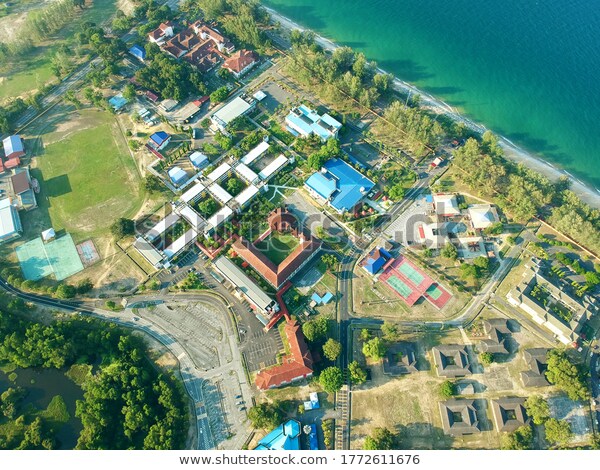 lobsarts's tweet photo. Aerial view of UiTM Dungun. One of our photo portfolio in Shutterstock. Also available in Adobe Stock.Check out our portfolio here.
https://t.co/2I9K5hJeNx
#lobsarts #creatingsomething #shutterstock #shutterstockcontributor #portfolio #uitm #uitmtganu #uitmdungun #urbanaerial https://t.co/yYFPQDZkuY