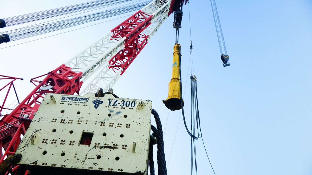 ZhejiangYongan's tweet photo. tandem YZ-300 hydraulic vibratory pile hammer with with Menck 3500S hydraulic impact hammer for East Pacific offshore wind farm ultra deep foundation piles installation.
Contact us now for more information tom@yonganjx.cn
#deepfoundation #yongan #menck #piledriver #piledriving https://t.co/7tEzbI46yJ