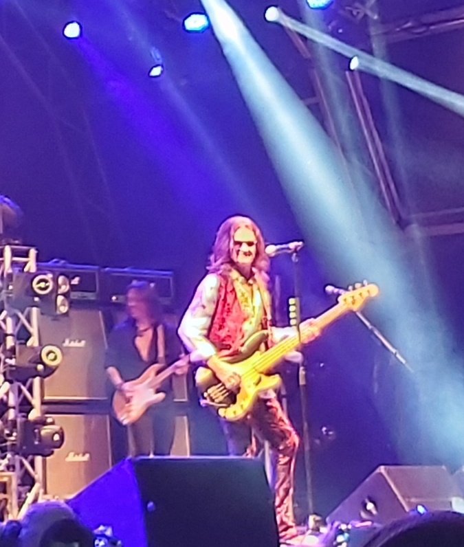   Great to see \"live\" last year. Happy Birthday Glenn. 