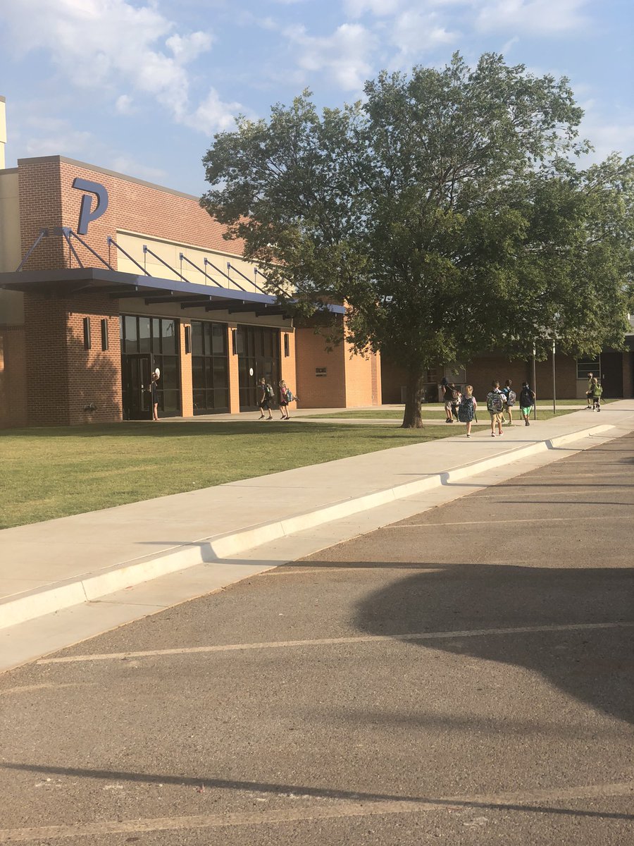 PesWildcats's tweet photo. We had a great first day!! Bring on day #2!! #PESROCKS https://t.co/LWRVhe9nq0