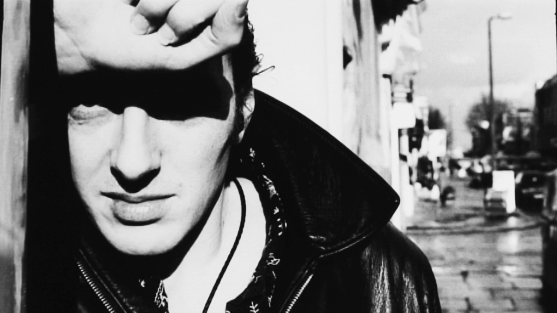 E ora su  le canzoni di Joe Strummer da solista.
Happy Birthday Joe 