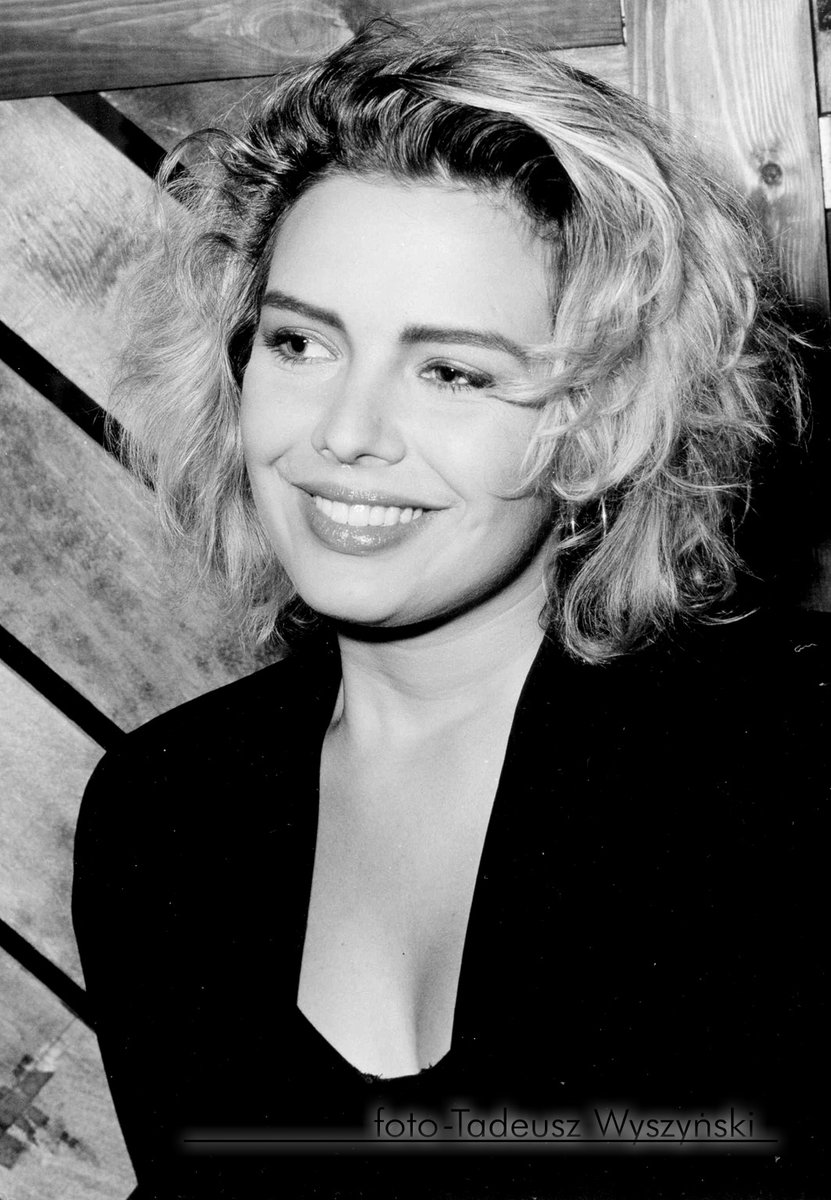 Superlink92's tweet photo. Kim Wilde with a beautiful smile! @kimwilde #KimWilde #KidsInAmerica #Cambodia #YouCame #LoveBlonde #YouKeepMeHanginOn #NowandForever #TogetherWeBelong #PopDontStop #KandyKrush https://t.co/GQx6f30ByS