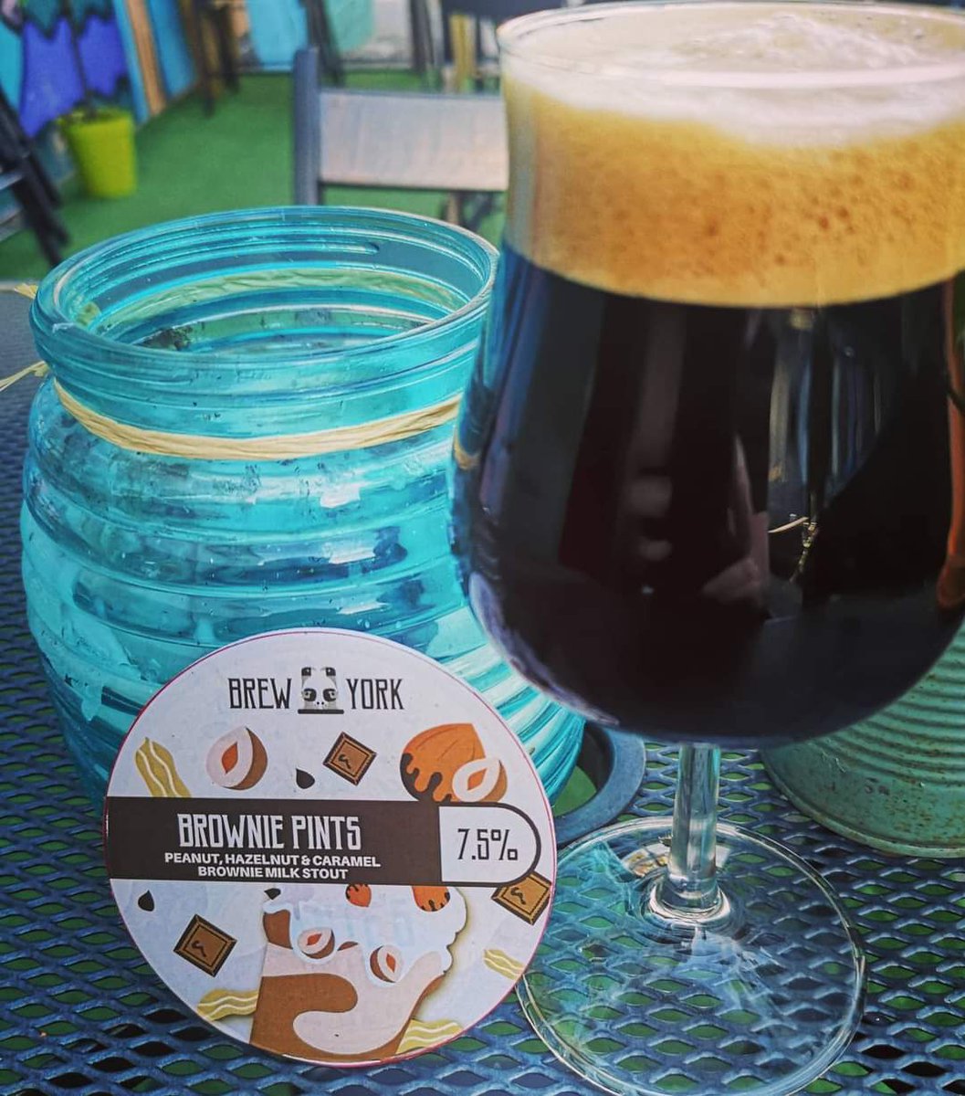 JabbarwockyShef's tweet photo. Friday treats! New on the menu we have currywurst - bratwurst sausages coated in homemade curry sauce, and for pudding why not a half of the decadent @brewyorkbeer Brownie Pints? 🍫 #nowpouring #freshon #currywurst https://t.co/XAsF4PWMef