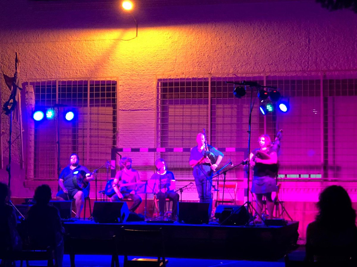 CasaCulturaSF's tweet photo. La música más tradicional en vivo con el grupo Shannong Og, volvió anoche a Santa Fe dentro del programa #Live36
#SantaFeEsCultura #veranodiferente #musicatradicional https://t.co/iN25xBIxNe