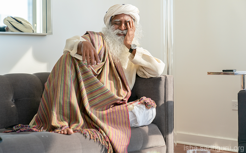 SadhguruJV's tweet photo. If someone else thinks you are smart, it is okay. It is their opinion. If you think you are smart, it means you are stupid. #SadhguruQuotes https://t.co/JODBfEYWJC