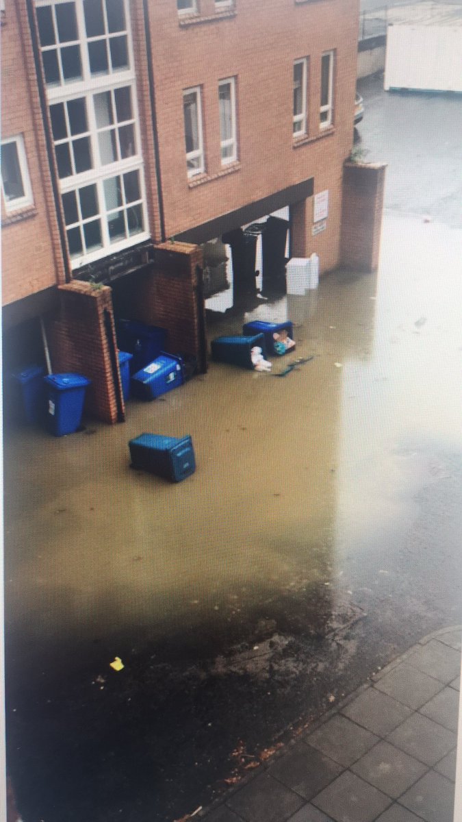 erwhitey85's tweet photo. @scottish_water CAS-1256317-J2Z8G please can you attend today as the sewage is encroaching the basement flats? https://t.co/MwT4Cf8ZCa