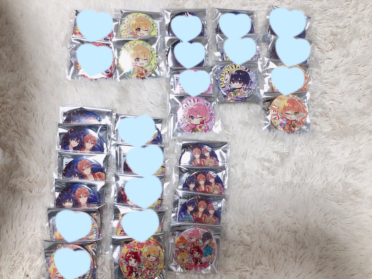 __opomm___'s tweet photo. @love_maomori 初めまして、検索より失礼いたします。こちらの缶バッジを所持しているのですが、🧡くん単体、💜くん単体、🧡💜3つと💙くん単体2つ(頭身デフォどちらでも構いません)、💖💙3つの5:5でのお取引は可能でしょうか？ご検討よろしくお願いいたします。 https://t.co/ahLSJi4qhk