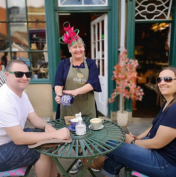 indieyorkmap's tweet photo. @hairyfigyork on Fossgate - Julie is usually at Ladies Day today showing off her hat. Obviously it's not on this year to visitors, so she decided to wear her hat to work today!
#TeamFig #york #yorkshire #shoplocal #fossgate #visityork #onlyinyork #indieyork #balsamicvinegar https://t.co/2ipGRjy0U5