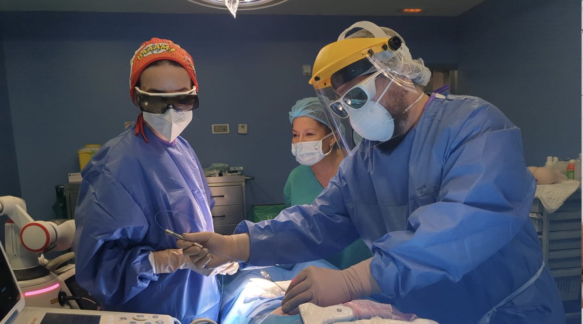 USAnesthesia's tweet photo. FIBRO-LASERF  New Technique !! 
Real Time for the control of post-fibrotic pain and neural trapping with traction and denervation.
Unidad del Dolor @Vithas @HospLaMilagrosa #madrid 
#fibrolaserf #scar #radiofrecuency #painmanagemet #shearwave #madrid #spain #pocus #laser https://t.co/C2yU48gEiN