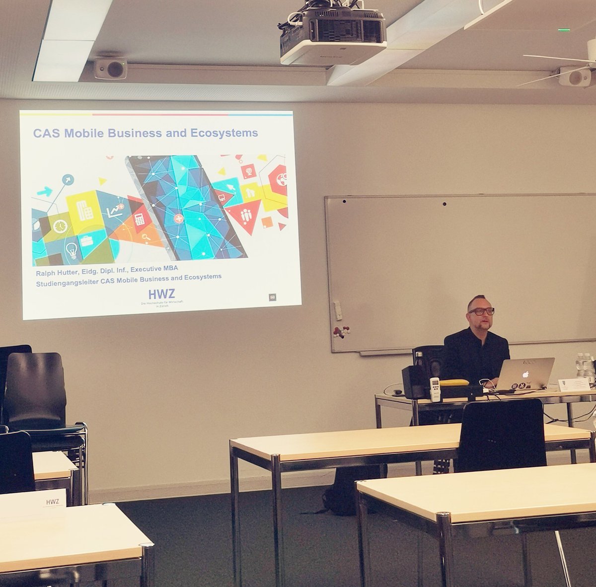 Back <a href="/fhhwz/">HWZ Fachhochschule</a> ✌️ zum CAS #hwzmobile 🚀 mit <a href="/pixelfreund/">Ralph Hutter</a>