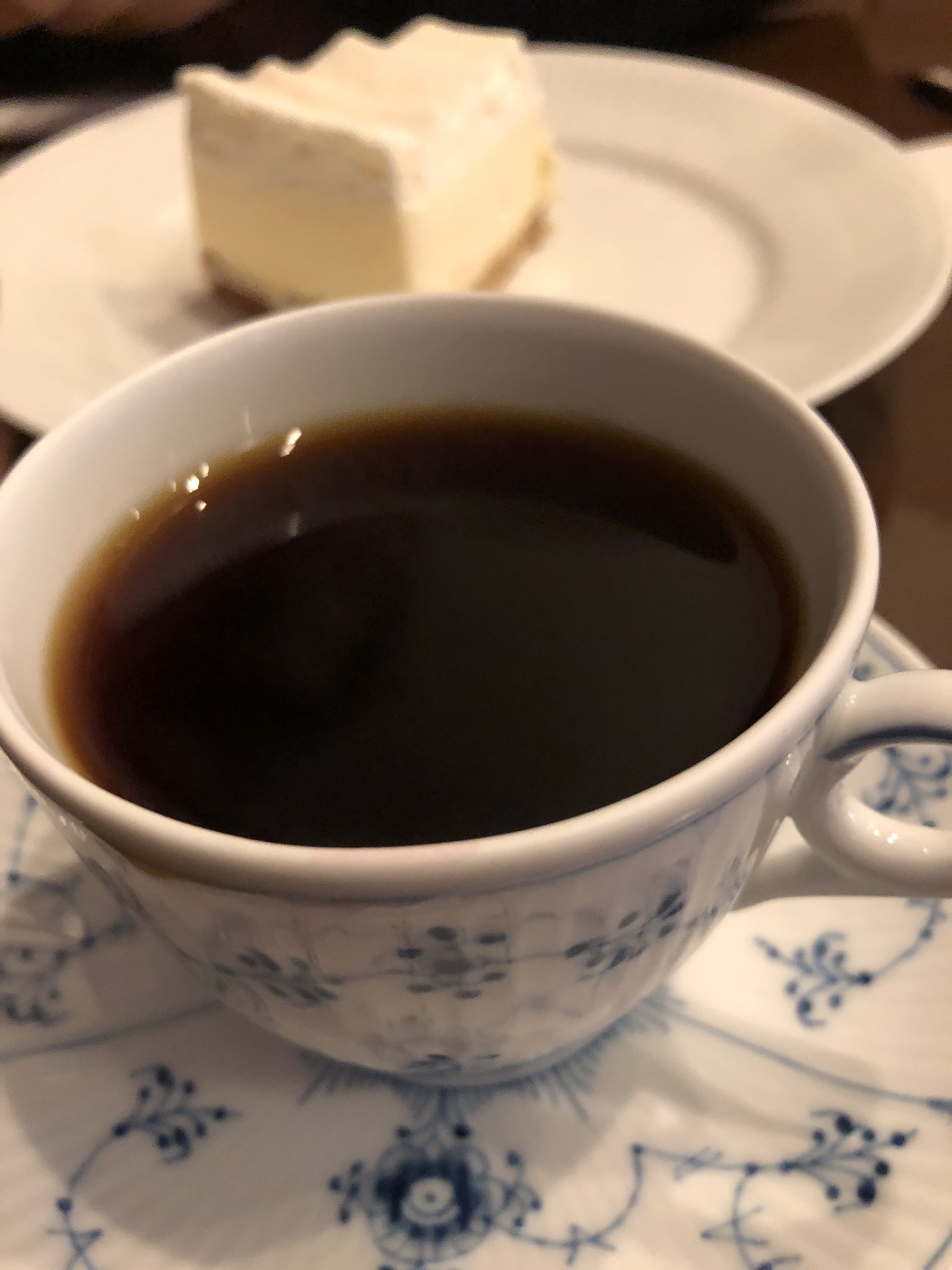 シガレットライフ 東京駅付近 喫煙可能店カフェ3 椿屋珈琲店八重洲茶寮 喫煙ブースにて紙電子タバコともに可能 Jr東京駅より徒歩3分 東京都中央区日本橋3 4 16 春陽堂ビル B1f 1f 2f たばこ タバコ 喫煙可 喫煙 喫煙目的店 T Co