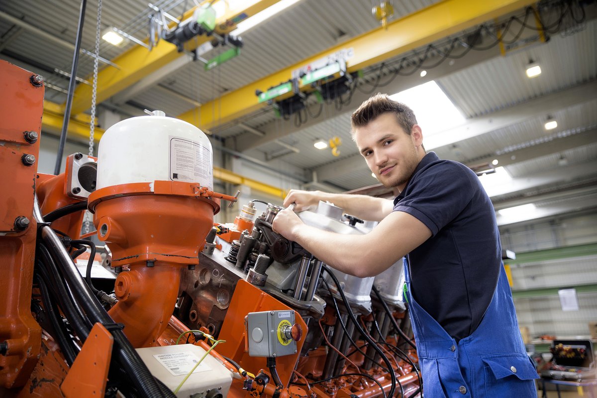AugustStorm1's tweet photo. Feinwerkmechaniker (m/w/d) - ein spannender Beruf mit Potenzial und Zukunft! Werden Sie jetzt Teil der STORM-Mannschaft und bewerben Sie sich für eine Ausbildung im Jahr 2021. Wir freuen uns auf Sie.  

Weitere Infos unter: https://t.co/wmpbEV4tc6 https://t.co/ZY0VS0Igzz