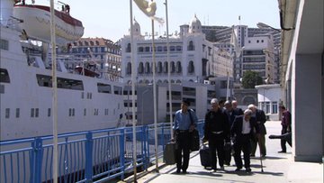 La fabrique documentaire propose du #cinéma en plein air à #Paris : 21 août, au Jardin Villemin, #Home, de Y. A.-Bertrand et 22 août, #ElGusto, au square Émile Cohl, de S.Bousbia : bit.ly/3ivewwe Bonjour Twitter