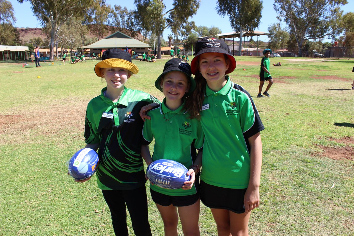 SouthNewmanPS's tweet photo. We were lucky enough to have the Vets Celebrity Football Match players at our school today. Des Headland, Dana Hooker and Greg Hire ran a football and basketball clinic today for our senior students. Everyone had lots of fun! @katiewallace50 @WA_Edu_News https://t.co/L9LDwjv4vC