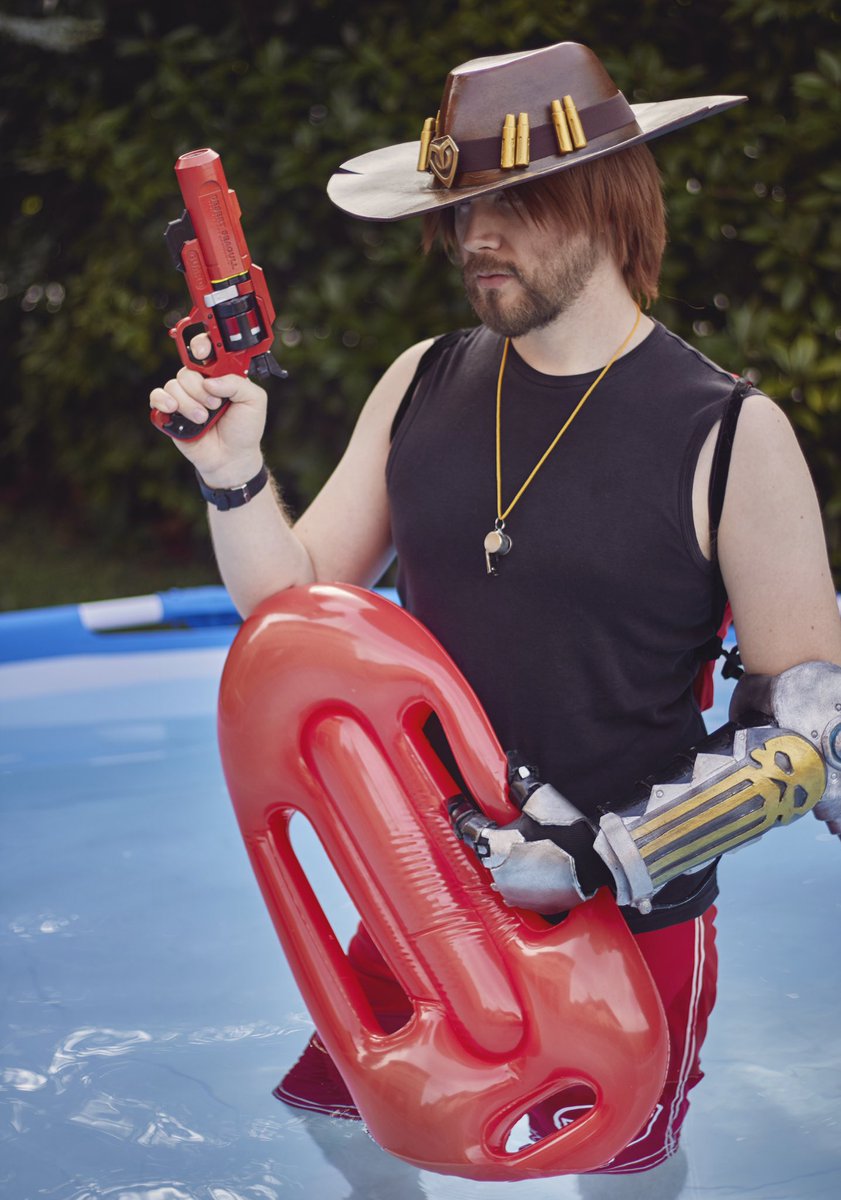 PlayerMrc's tweet photo. Summer time for #mccree 🤣 It’s High Tide! But this week-end will be dedicated to Genji photoset... and then a pool day 🤣🤣 yoh have a nice day!
•
•
#overwatch #mccreecosplay #cosplayer https://t.co/NPoerFrvH7