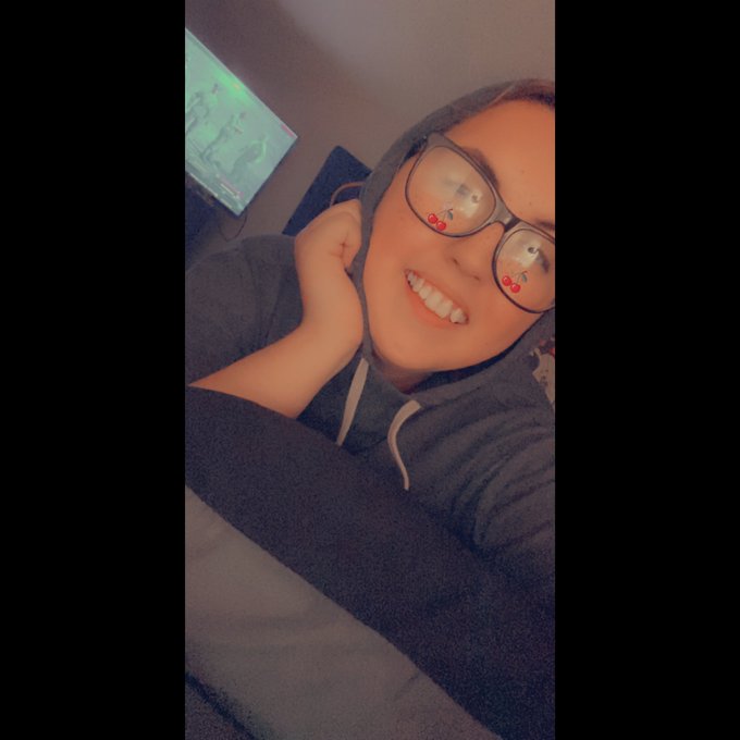 Guys look, proof I can smile https://t.co/DZPAFjX0uH<a href="/tag/newprofilepic"class="tags"><span>#newprofilepic</span></a>