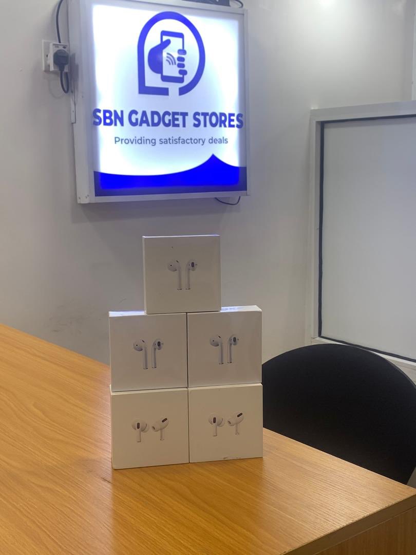 Sbngadgetstores's tweet photo. We have ;
Airpod 2 wired - 65k 
Airpod 2 wireless -75k 
Airpod pro - 110k 

All available in store 

For order placement please send a DM to @sbngadgetstores or Call/WhatsApp 09068950406

Delivery service is available

#AfroPopVol1 #OriginalCopy https://t.co/taBOYzthaD