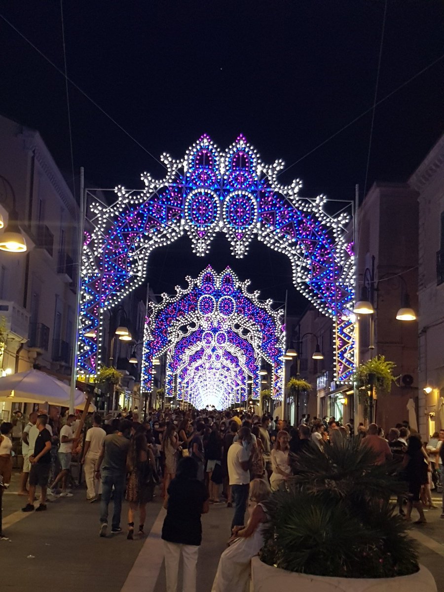 apetania's tweet photo. Termoli corso foto del 20 Agosto recepite le nuove norme Covid https://t.co/SlxUFtBYTS