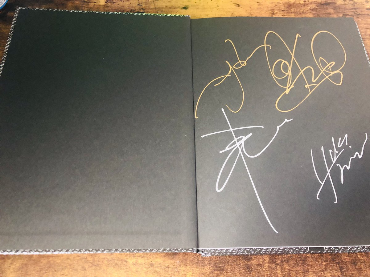 ラルクのサイン入りパンフレット遂に遂に手元に届きました