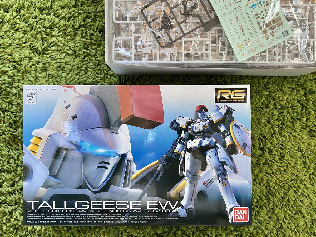 simplexcity's tweet photo. Lockdown week 24: Got my hands on an OZ-00MS Tallgeese. It’s ready for panel lines and decals, what an awesome kit ✨ #gundam #gunpla https://t.co/9Hi1l9LUOZ